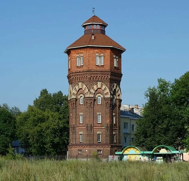 Городская водонапорная башня